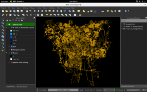  13          QGIS